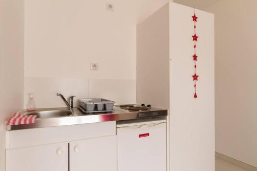 CHARMANTE PETITE MAISON avec patio