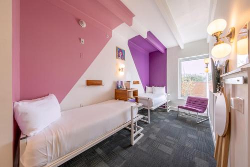 room detail thumbnail 0