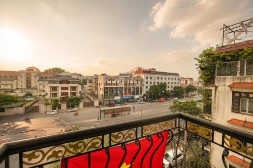 Hanoi Sail Hotel - Tap to explore photos