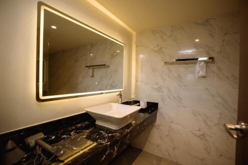 Suite, executive