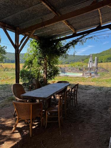 Grange de la ferme de Belcayre in Saint-Leon-sur-Vezere