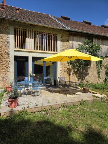 Grange de la ferme de Belcayre in Saint-Leon-sur-Vezere
