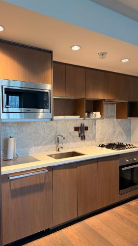 Luxury Downtown Vancouver Condo 2 mins to FIFA – khách sạn tại Thị Trấn Yale