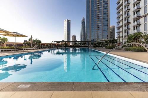 YADO Modern 1BR w Balcony PS5 and Steps to Mall - image 4
