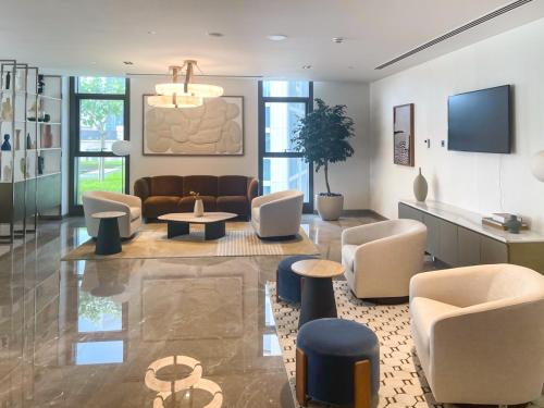 YADO Modern 1BR w Balcony PS5 and Steps to Mall - main image