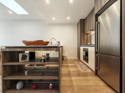 Cosy Convenience 2BR APT in North Ryde - image 2
