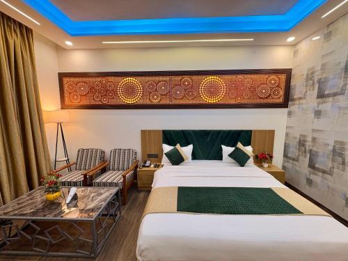 Highway Resort With Swimming pool & Spa