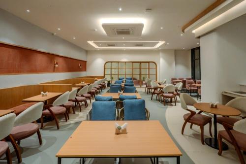 Regenta Place Hitech City, Hyderabad – A Royal Orchid Hotels Brand photo 5