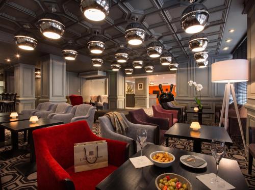 Pub/Lounge, Hotel le Cinq Hyper - Centre in Chambery