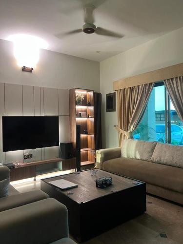 Luxury 10 Kanal Farmhouse Near Islamabad - image 8
