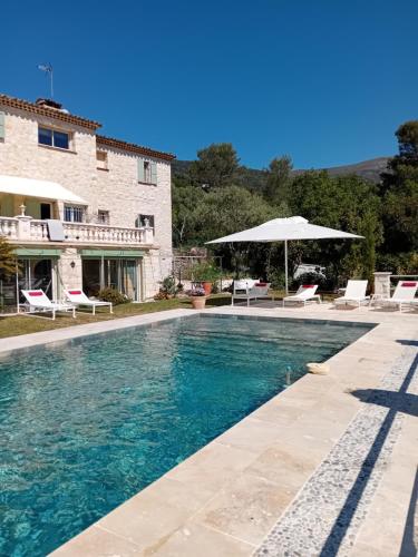 Bel appartement indépendant dans un mas provençal