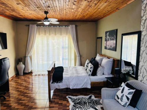 Contemporary room at Palm Rose - 2372 — other in 6233 , Kwekwe Zimbabwe,