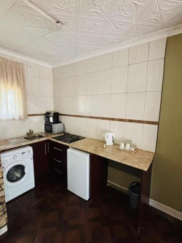 设施服务, Studio in Golden Acres – Kwekwe - 2371 in 密德兰