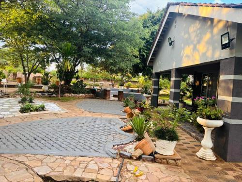 设施服务, Studio in Golden Acres – Kwekwe - 2371 in 密德兰