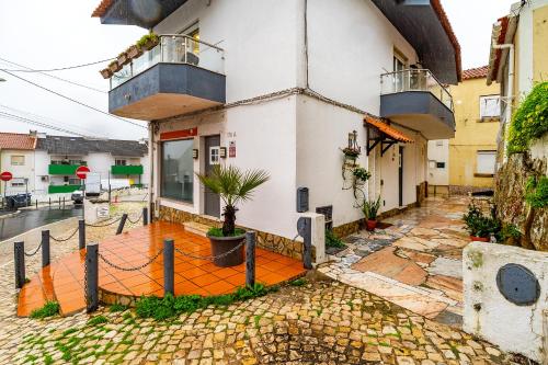 ทัศนียภาพภายนอกโรงแรม, Modern 2BR Apt Balcony AC 15 Min to Cascais in เซาโดมิงโกส เดรานา