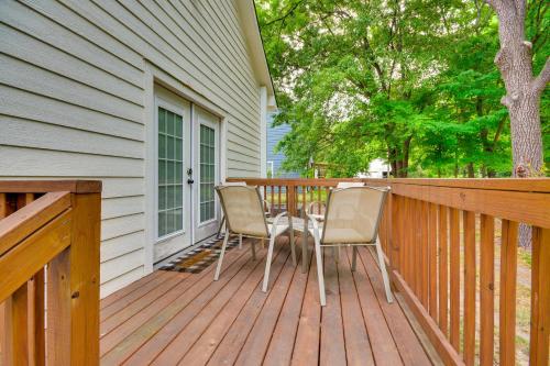 6 Mi to Wet 'n Wild! Family Escape w/ Yard & Deck in Clinton Heights