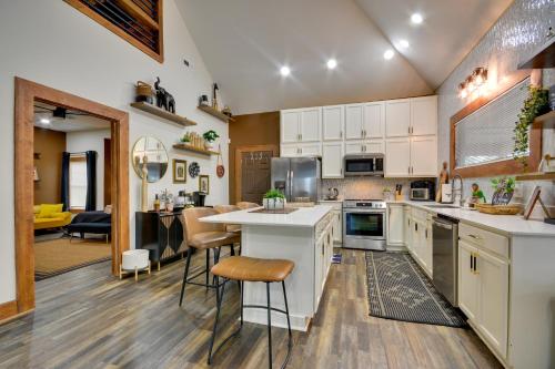 6 Mi to Wet 'n Wild! Family Escape w/ Yard & Deck in Clinton Heights