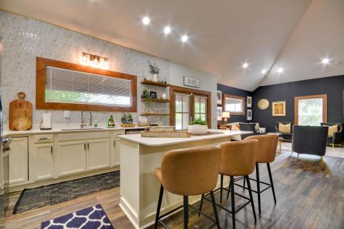 6 Mi to Wet 'n Wild! Family Escape w/ Yard & Deck in Clinton Heights