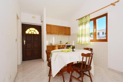 Apartments with panoramic views and a balcony perfect for enjoying the sunset - image 2
