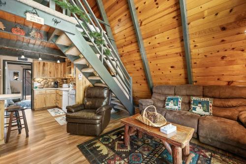 A-Frame Delight - A cute little cabin and stones throw away from Big Bear Snow Play in Big Bear City, USA
