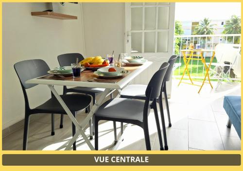 Chambre Carnaval Abymes Guadeloupe in Les Abymes