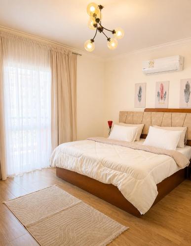 Luxury 2-Bedroom Apartment Open View Rehab City New Cairo, Al-'Ubur