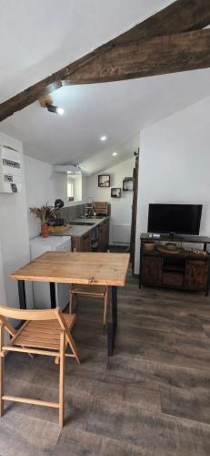 Studio Mazalys-Entre Mer et Campagne in Крепон