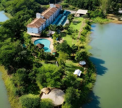 Laguna Flats - Vista Lago & Piscinas Incríveis – khách sạn tại Parque Termas de Caldas