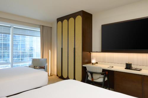 2 queen beds