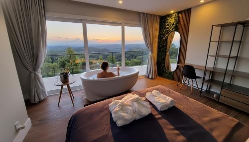 Casa 2 suítes, ofurô, piscina no Vale dos Vinhedos (Casa 2 suites, ofuro, piscina no Vale dos Vinhedos) in Monte Belo Do Sul