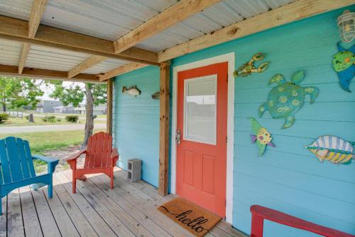 Newly Renovated Rockport Cottage 4 mil beach in Holiday Beach (TX)