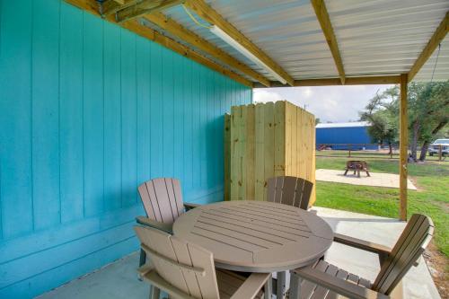 Newly Renovated Rockport Cottage 4 mil beach in Holiday Beach (TX)