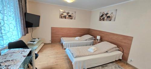 2 twin beds