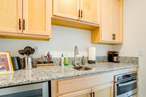 3 Mi to Golf & Shopping: Cozy Roseville Studio in Highland Reserve