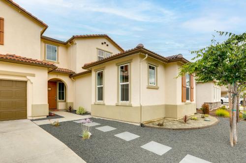 3 Mi To Golf & Shopping: Cozy Roseville Studio - Roseville, CA