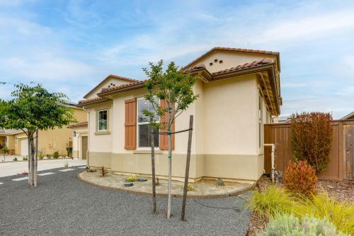 3 Mi to Golf & Shopping: Cozy Roseville Studio in Highland Reserve