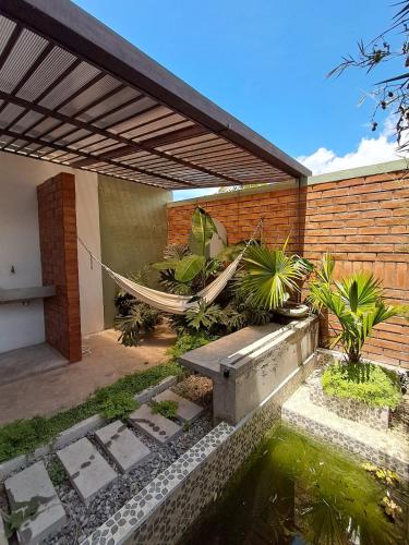 Apartment among plants in Los Ceibos