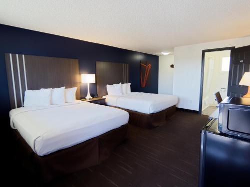 Howard Johnson by Wyndham Spokane - image 36