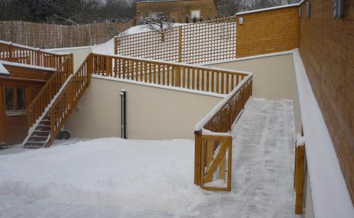 4 bedrooms, 12 beds