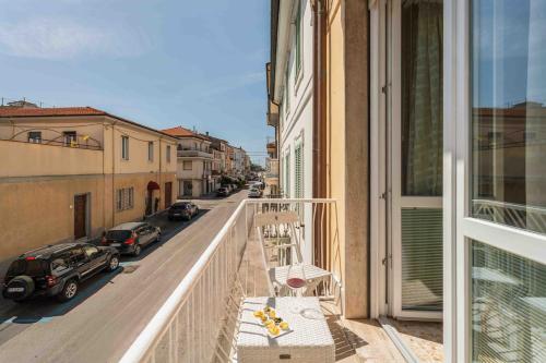 Viareggio sea view and 400 meters from the beach