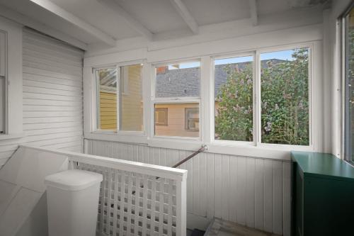 Yellow York House - image 11