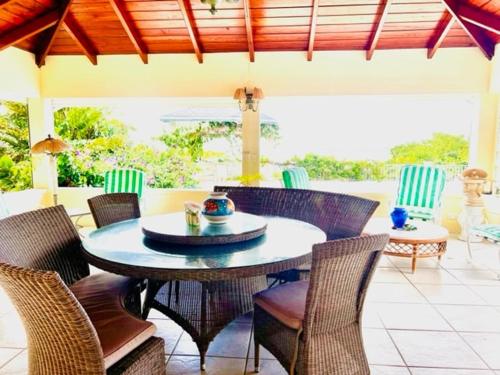 Spa, Caribbean Island Getaway , Villa in Montserrat in Woodlands