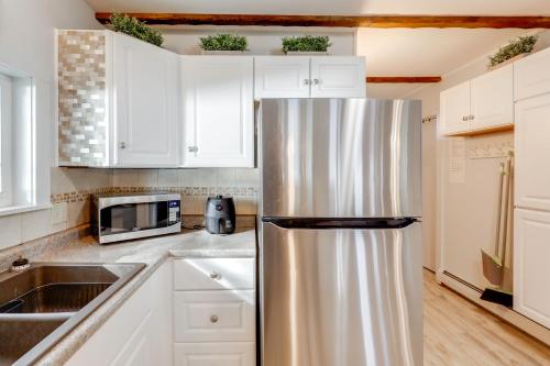 Lakefront Cabin w/ Panoramic Water View & Access in Sunapee (NH)