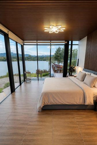 Bliss Sanctuary Vista - Glamping and Club in El Peñol