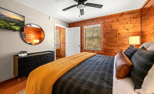 Sleeps 16 Hot Tub Game Room Near Rocky Top - image 11