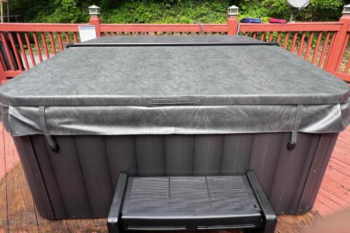 Sleeps 16 Hot Tub Game Room Near Rocky Top - image 13
