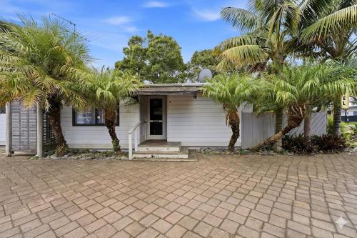 3 bedrooms, 5 beds