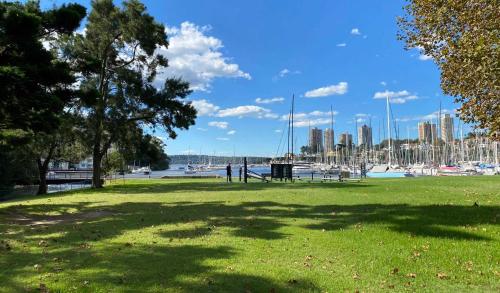 Super Comfortable Harbour View Aapartment - image 14