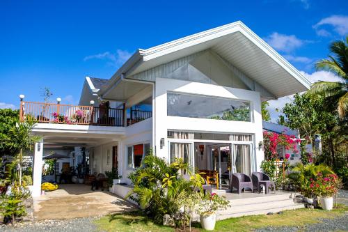Bohol Lovers Inn & Mini Bar in Bohol