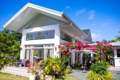 Bohol Lovers Inn & Mini Bar in Bohol